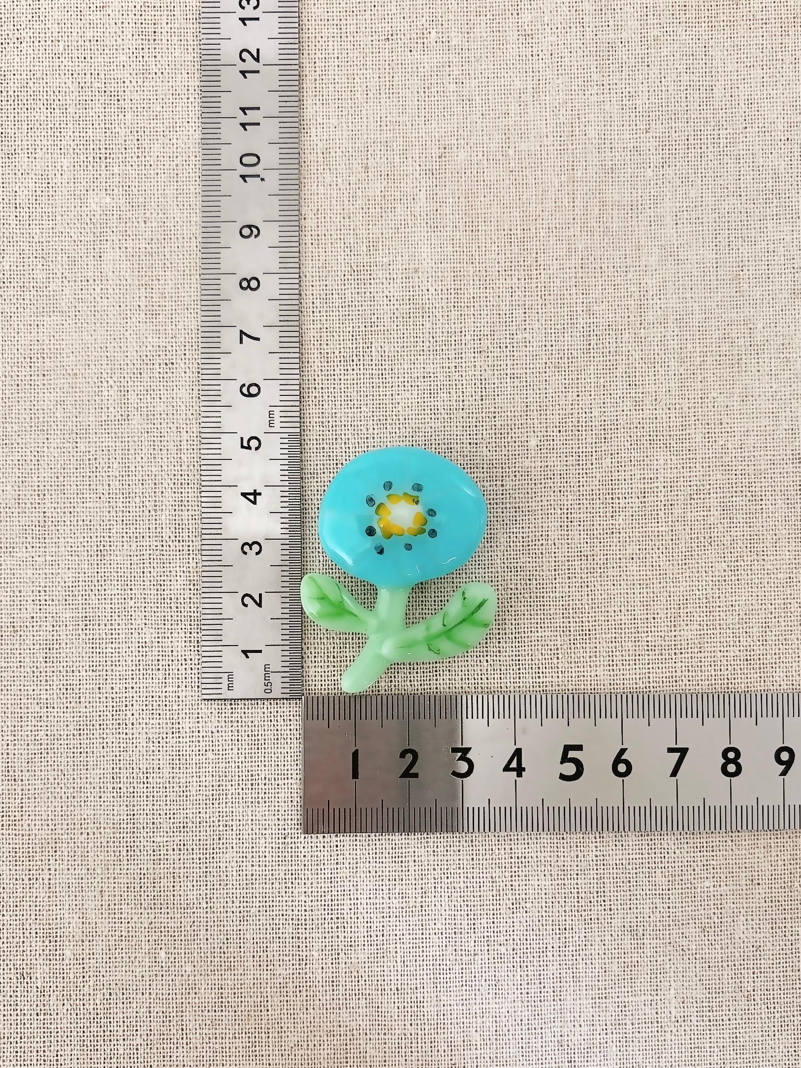 可愛いお花のブローチ【ターコイズブルー】ガラス製のブローチです。帯留めにも変更可 | 5枚目